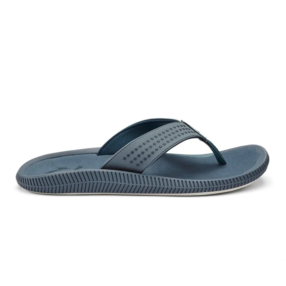 OluKai • Ulele Beach Sandals • Size 7 • Storm